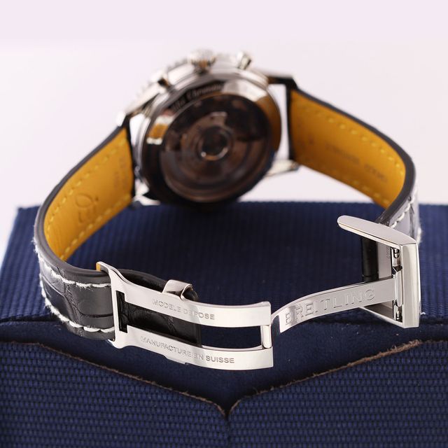 Breitling Navitimer 01 AB0121 Image 4